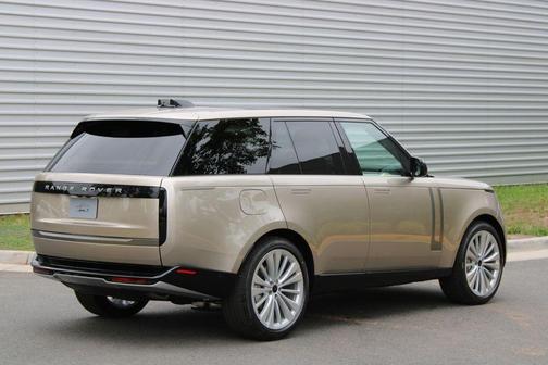 Batumi Gold 2026 Land Rover Range Rover P400 SE
