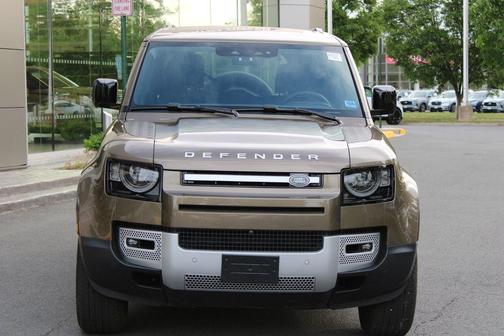 Gondwana Stone 2025 Land Rover Defender 130 P300 S
