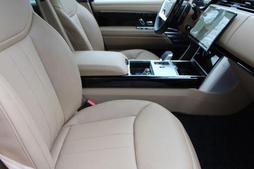 2026 Land Rover Range Rover P530 SE SWB