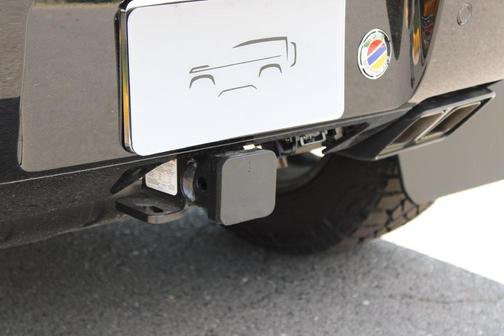 Black 2026 Land Rover Defender 110 P635 OCTA Black