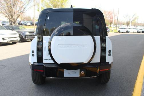 Fuji White 2026 Land Rover Defender 110 P300 S