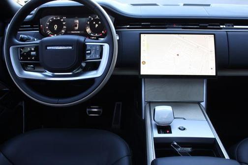 2025 Land Rover Range Rover P615 SV SWB