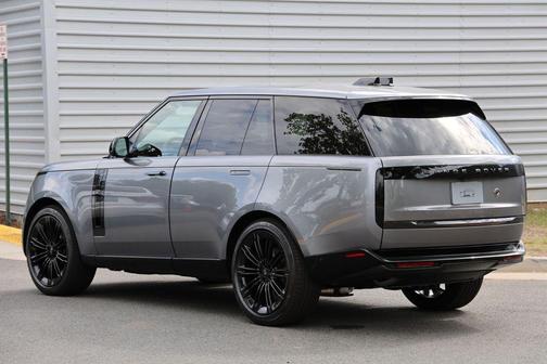 Eiger Grey 2027 Land Rover Range Rover SE
