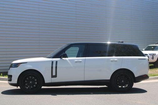 Fuji White 2023 Land Rover Range Rover P530 SE