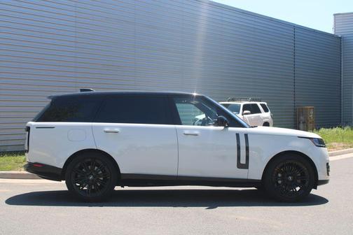 Fuji White 2023 Land Rover Range Rover P530 SE