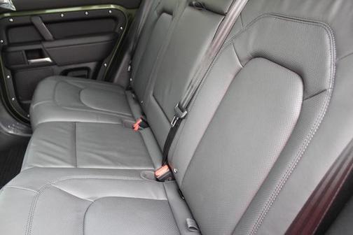 2026 Land Rover Defender 110 P300 S