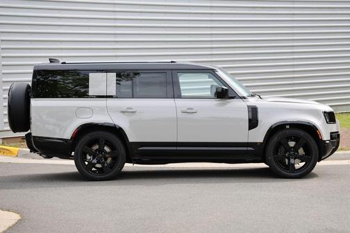 Borasco Grey 2026 Land Rover Defender 130 P400 X-Dynamic SE