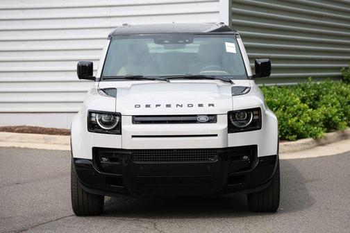 Borasco Grey 2026 Land Rover Defender 130 P400 X-Dynamic SE