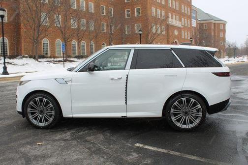 2026 Land Rover Range Rover Sport P360 SE