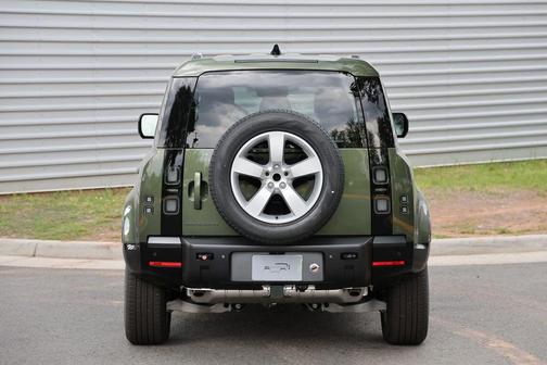 Woolstone Green 2026 Land Rover Defender 110 P400 X-Dynamic SE