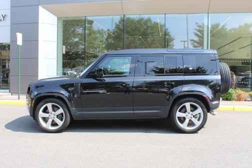 2024 Land Rover Defender P500 SE