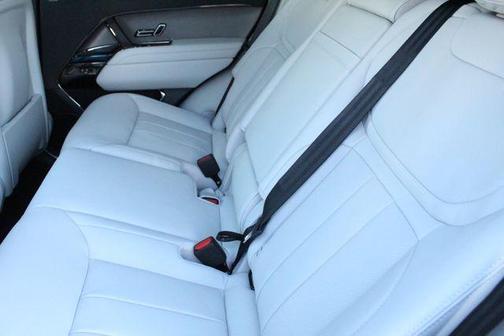 2026 Land Rover Range Rover Sport SE