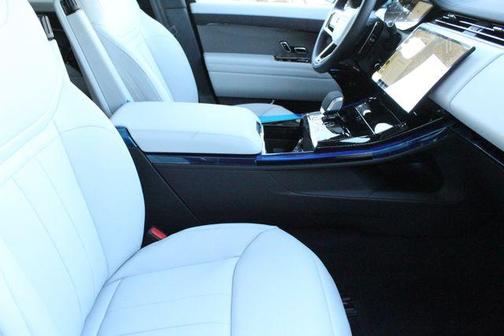 2026 Land Rover Range Rover Sport SE