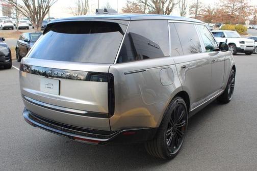 2026 Land Rover Range Rover P400 SE LWB 7 Seat