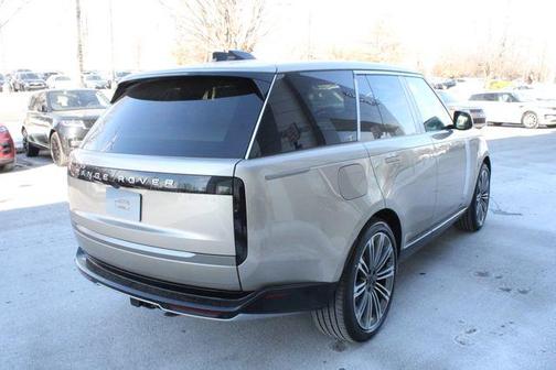 2026 Land Rover Range Rover P400 SE SWB