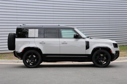 Borasco Grey 2026 Land Rover Defender 110 P400 X-Dynamic SE