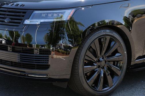 Narvik Black 2026 Land Rover Range Rover P615 SV Black LWB