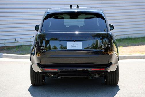 Narvik Black 2026 Land Rover Range Rover P615 SV Black LWB