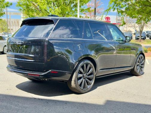 Narvik Black 2026 Land Rover Range Rover P615 SV Black LWB