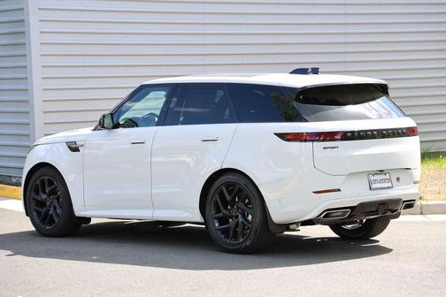 Fuji White 2026 Land Rover Range Rover Sport P400 Dynamic SE