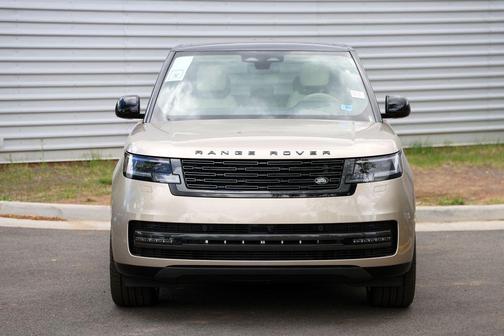 Batumi Gold 2026 Land Rover Range Rover P550e SE SWB