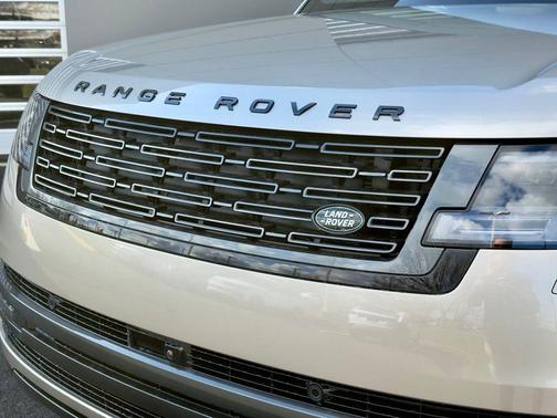 Batumi Gold 2026 Land Rover Range Rover P550e SE SWB