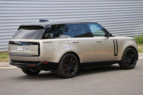 Batumi Gold 2026 Land Rover Range Rover P550e SE SWB