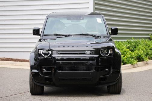 Santorini Black 2026 Land Rover Defender 110 P525 V8
