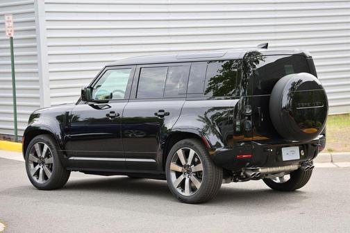 Santorini Black 2026 Land Rover Defender 110 P525 V8