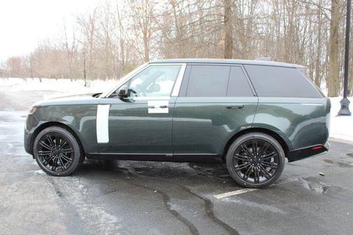 2026 Land Rover Range Rover P400 SE SWB