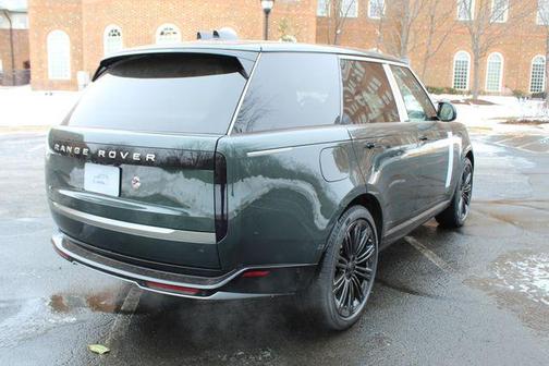 2026 Land Rover Range Rover P400 SE SWB