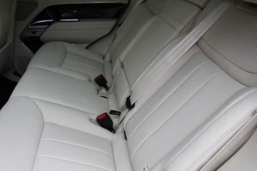 2026 Land Rover Range Rover P400 SE SWB