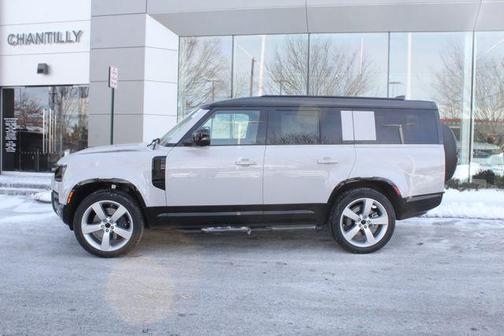 2026 Land Rover Defender 130 P400 X-Dynamic SE