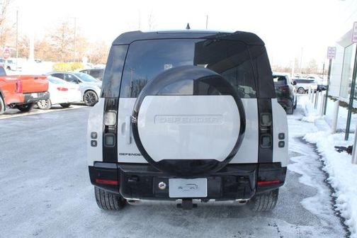 2026 Land Rover Defender 130 P400 X-Dynamic SE