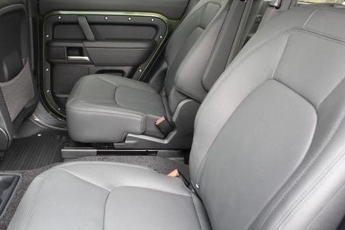 2026 Land Rover Defender 130 P300 S