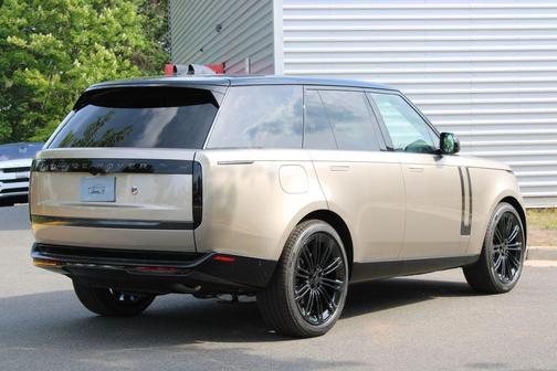 Batumi Gold 2026 Land Rover Range Rover P400 SE SWB