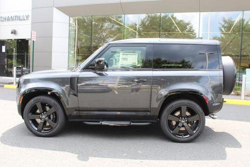 2025 Land Rover Defender 90 P525 V8