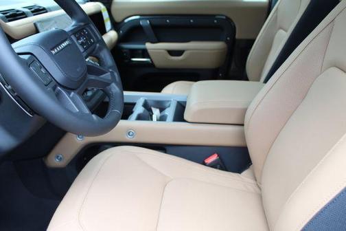 2025 Land Rover Defender 90 V8