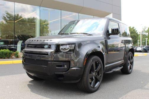 2025 Land Rover Defender 90 V8