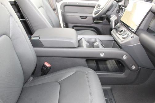 2026 Land Rover Defender 110 P300 S