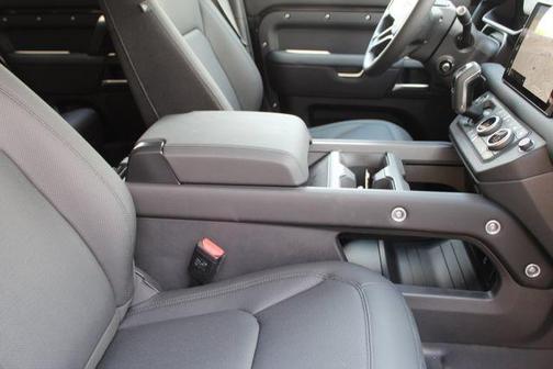 2025 Land Rover Defender P400 S