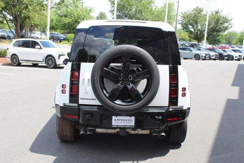 2025 Land Rover Defender P500 X-Dynamic SE