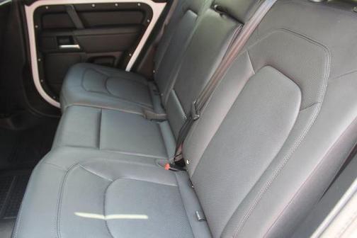 2025 Land Rover Defender P500 X-Dynamic SE