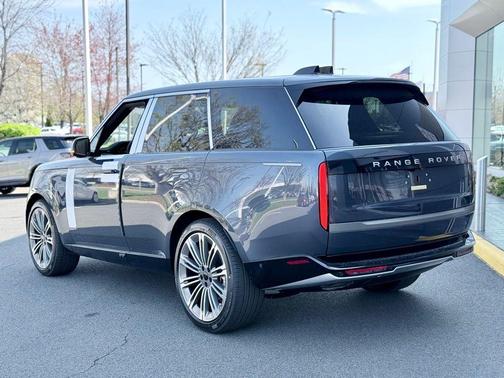 2026 Land Rover Range Rover P400 SE SWB