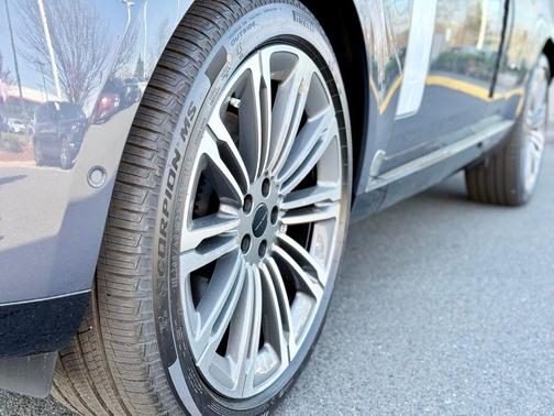 2026 Land Rover Range Rover P400 SE SWB