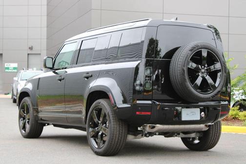 Santorini Black 2026 Land Rover Defender P400 X-Dynamic SE