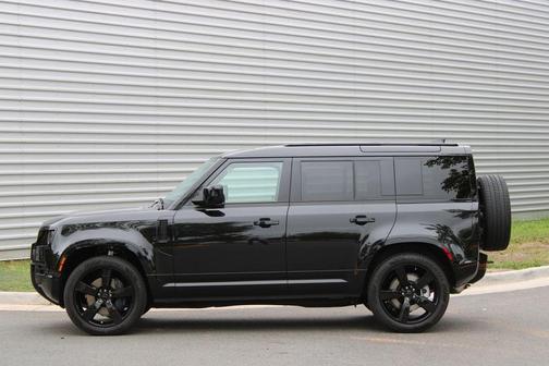 Santorini Black 2026 Land Rover Defender P400 X-Dynamic SE