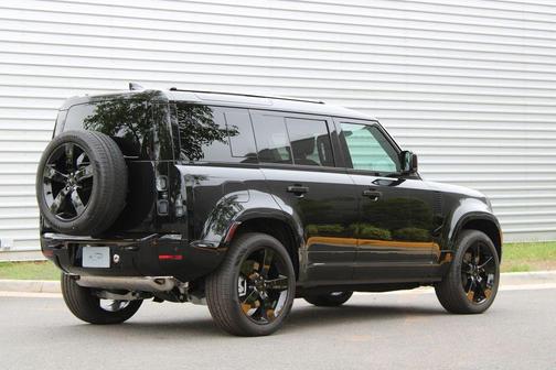 Santorini Black 2026 Land Rover Defender P400 X-Dynamic SE