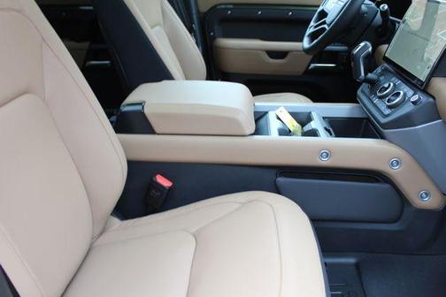 2026 Land Rover Defender 110 P400 X
