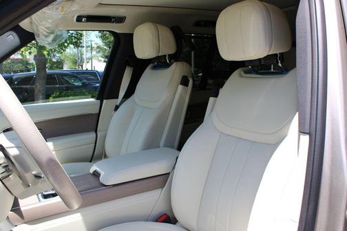 Batumi Gold 2026 Land Rover Range Rover P400 SE SWB